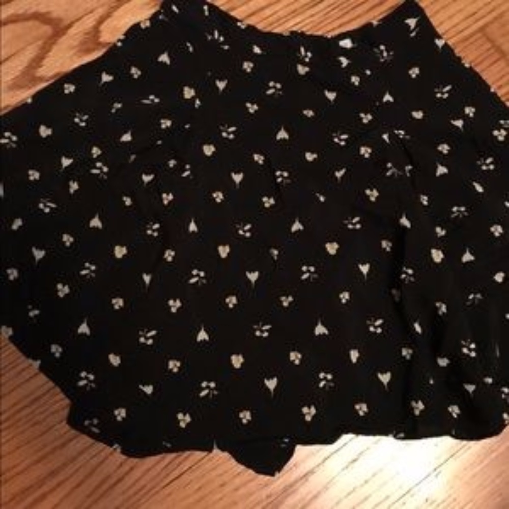 Black flowered Cooperative skirt